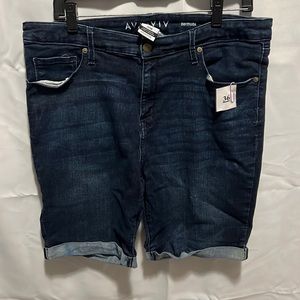 (36) Ava & VIV plus size jean shorts